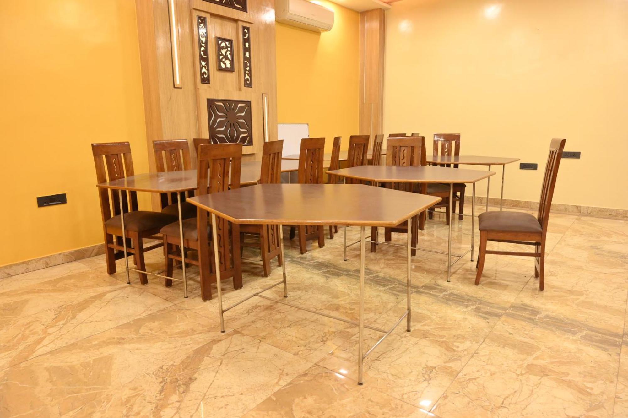 Hotel Riddhi Regency Lucknow Esterno foto