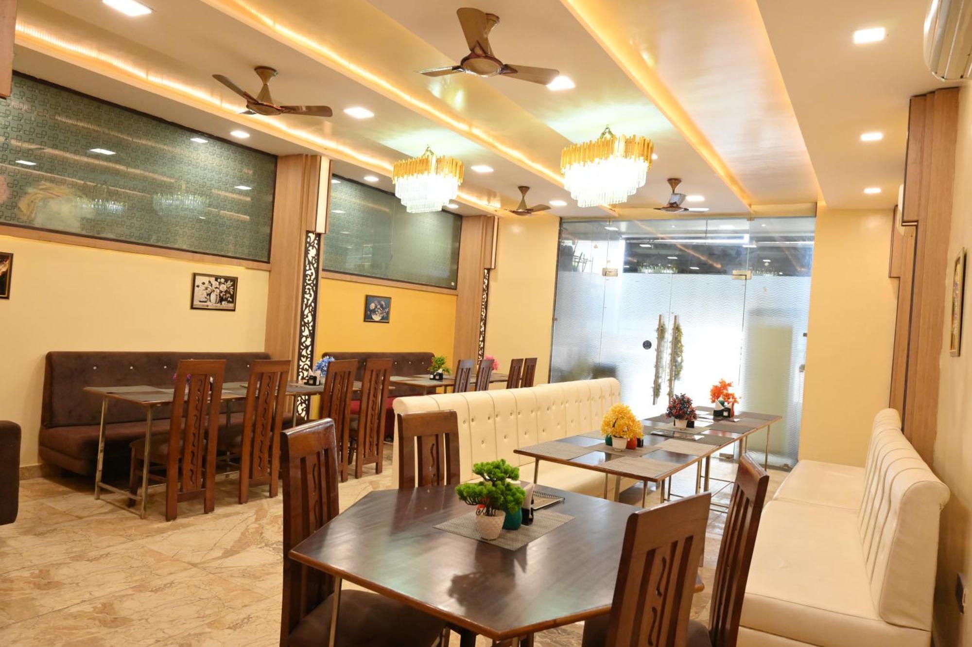 Hotel Riddhi Regency Lucknow Esterno foto