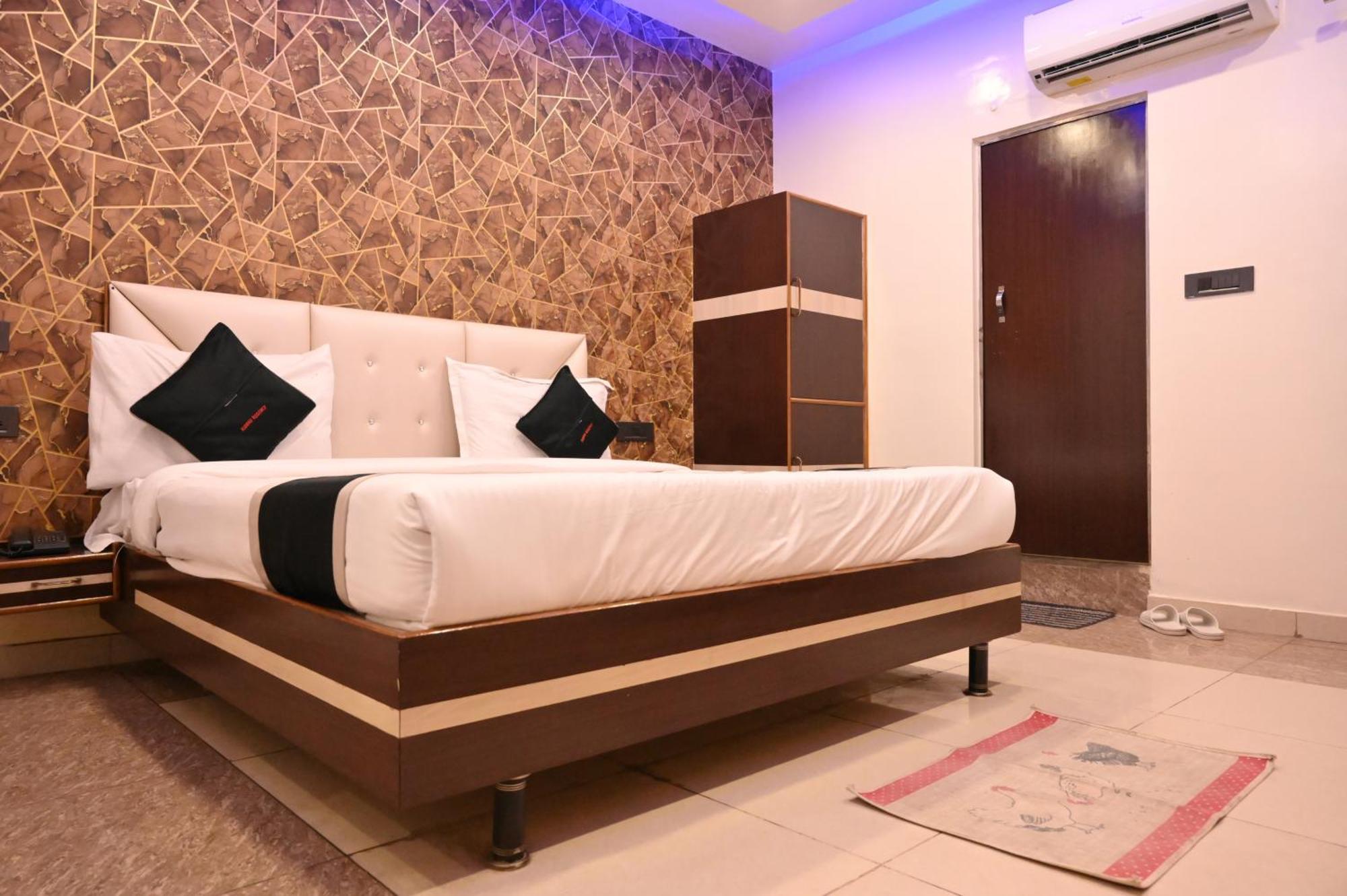 Hotel Riddhi Regency Lucknow Esterno foto